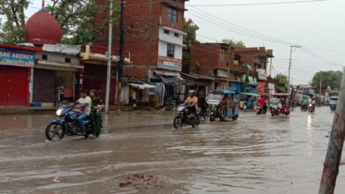 Photo of दो घंटे की मूसलाधार बारिश से नगर के की वार्ड बने झील