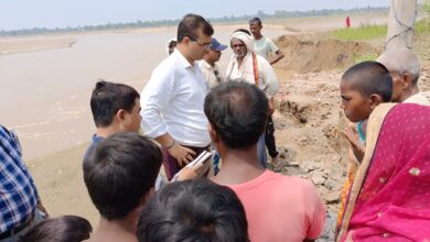 Photo of कतरनिया घाट के जंगल में हाथियों के दस्तक से जंगल से सटे ग्रामीणों में बढी चिंता