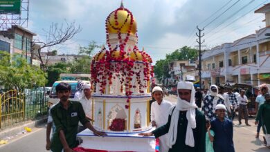 Photo of मुहर्रम पर निकाला गया जुलूस: भारी संख्या में शामिल हुए लोग, कर्बला में दफन किया गया ताजिया