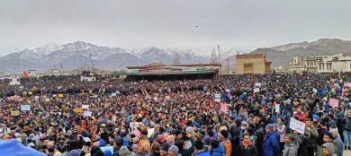 Photo of लद्दाख की मांगें पूरी करेगी केंद्र सरकार, गृह मंत्रालय लद्दाख के लोगों को सशक्त बनाने के लिए लेगा फैसला