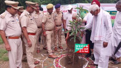 Photo of काकोरी कांड की शताब्दी के अवसर पर वन विभाग द्वारा लोकतंत्र सेनानियों को सम्मानित किया