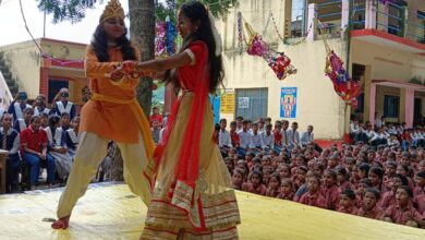 Photo of आदर्श इंटर कॉलेज उस्मानपुर में बच्चों ने राधा-कृष्ण झांकी पर दी प्रस्तुति