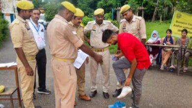 Photo of पुलिस भर्ती परीक्षा की पहली पाली में परीक्षार्थी ब्लूटूथ का प्रयोग करते हुए पकड़ा गया केंद्र व्यवस्थापक ने पुलिस को दी तहरीर