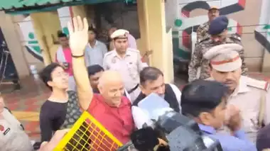 Photo of दिल्ली के तिहाड़ जेल से रिहा हुए मनीष सिसोदिया