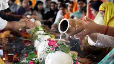 Photo of श्रावण मास के चौथे सोमवार को देवाधि देव महादेव का जलाभिषेक करने को शिवालयों में भक्तों की उमड़ी भीड़