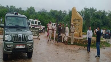 Photo of भारी बारिश के बाद पांडुपोल जाने का रास्ता किया बंद