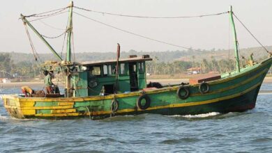 Photo of समुद्र में मछली पकड़ने गए 49 मछुआरे लापता, डायमंड हार्बर में हेलीकॉप्टर से तलाशी शुरू