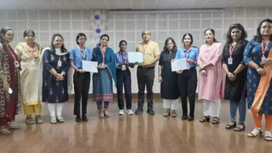 Photo of हिन्दी कहानी लेखन में प्रिया प्रथम, रोजी द्वितीय व आकांक्षा काे मिला तृतीय स्थान