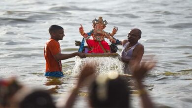 Photo of सुप्रीम कोर्ट ने गणेश प्रतिमा विसर्जन के लिए 30 लोगों की सीमा तय करने वाले एनजीटी के आदेश पर रोक लगाई