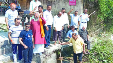 Photo of कांग्रेस कार्यकर्ताओं ने घाट पर चलाया सफाई अभियान