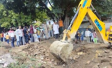 Photo of नोटिस देने के बाद भी नहीं हटाया था अतिक्रमण, गरजा प्रशासन का बुलडोजर