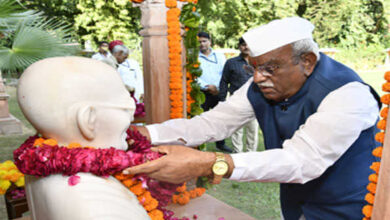 Photo of राज्यपाल ने महात्मा गांधी के आदर्शों को अपनाने का किया आह्वान