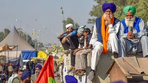 Photo of केंद्रीय मंत्री गडकरी ने अमृतसर में सहकारी भारती के नेशनल कॉन्फ्रेंस में हिस्सा लिया उससे पहले किसानों ने कार्यक्रम स्थल पर किया प्रदर्शन