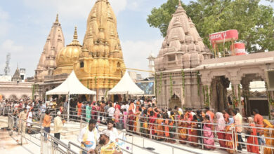 Photo of वाराणसी के श्री काशी विश्वनाथ मंदिर में दर्शन के लिए श्रद्धालुओं की भीड़ ने तोड़े सारे रिकॉर्ड