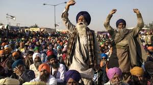 Photo of खन्नौरी बॉर्डर पर आंदोलन कर रहे किसानों ने आज हुई महापंचायत में केंद्र सरकार के खिलाफ प्रदर्शन तेज करने का किया फैसला