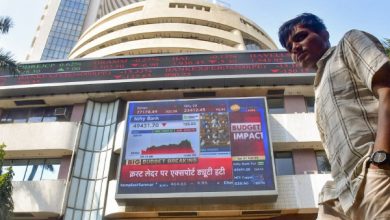 Photo of Sensex Closing Bell: लगातार चौथे दिन टूटा बाजार; सेंसेक्स 424 अंक गिरा..